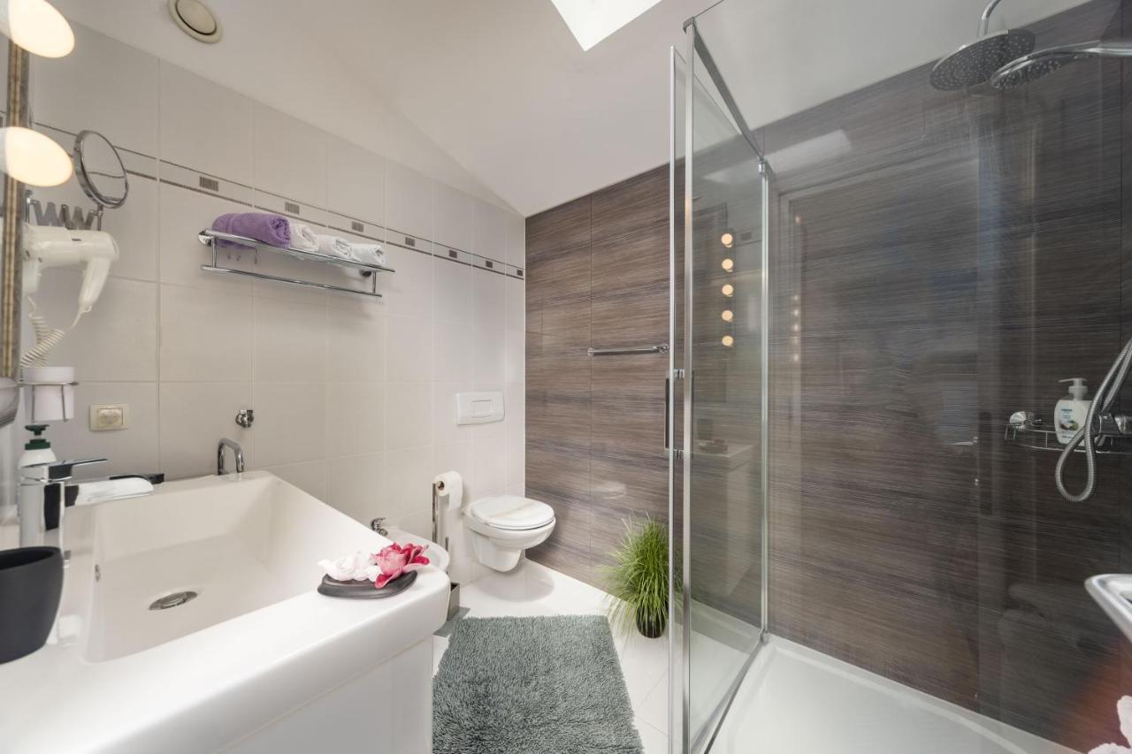 Apartments Sax Crikvenica Bagian luar foto