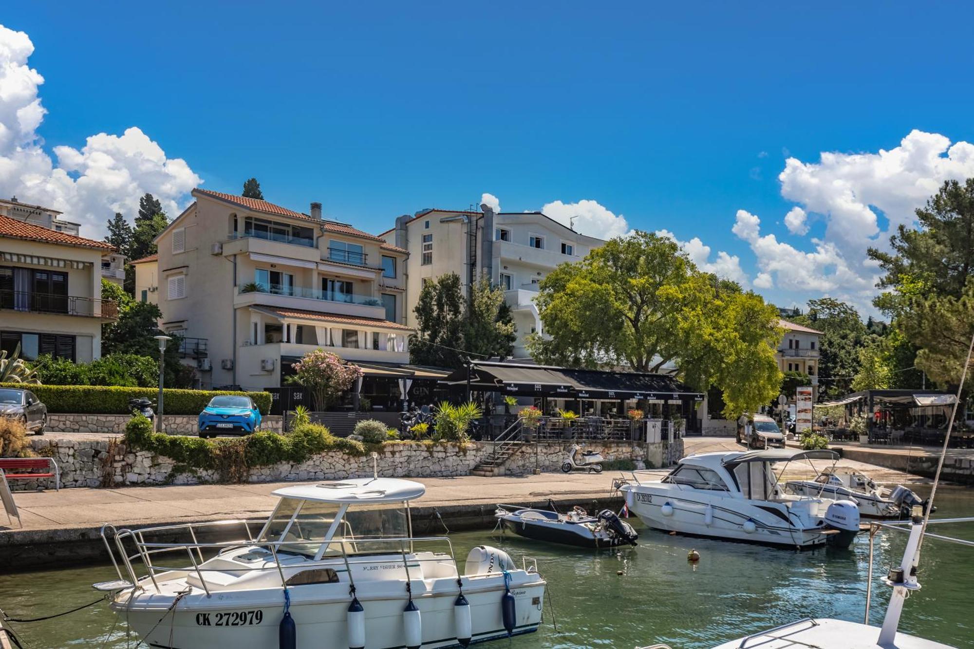 Apartments Sax Crikvenica Bagian luar foto