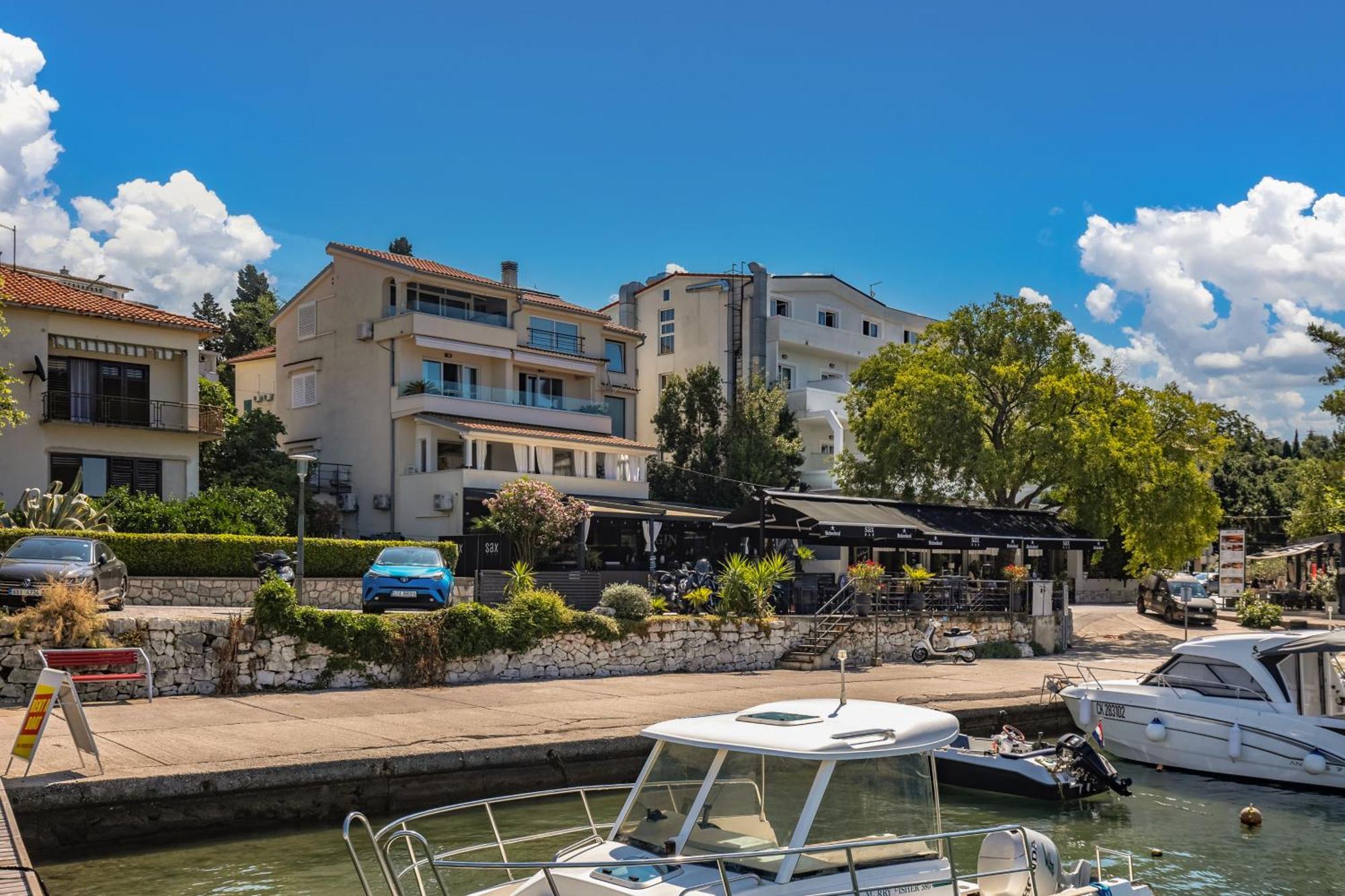 Apartments Sax Crikvenica Bagian luar foto